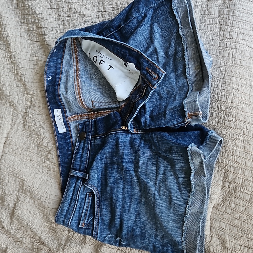Loft size 6 mid rise denim shorts Mom Approved